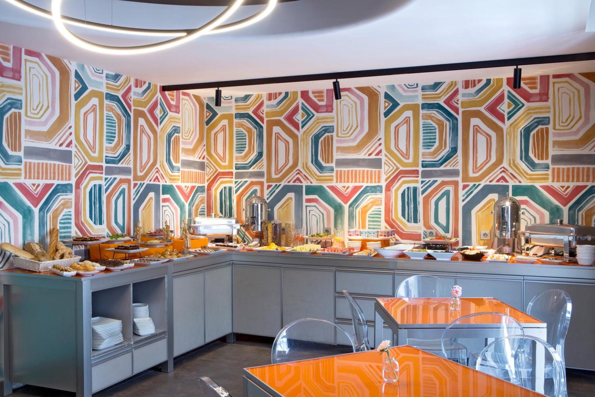 Hotel, Trademark Collection By Wyndham