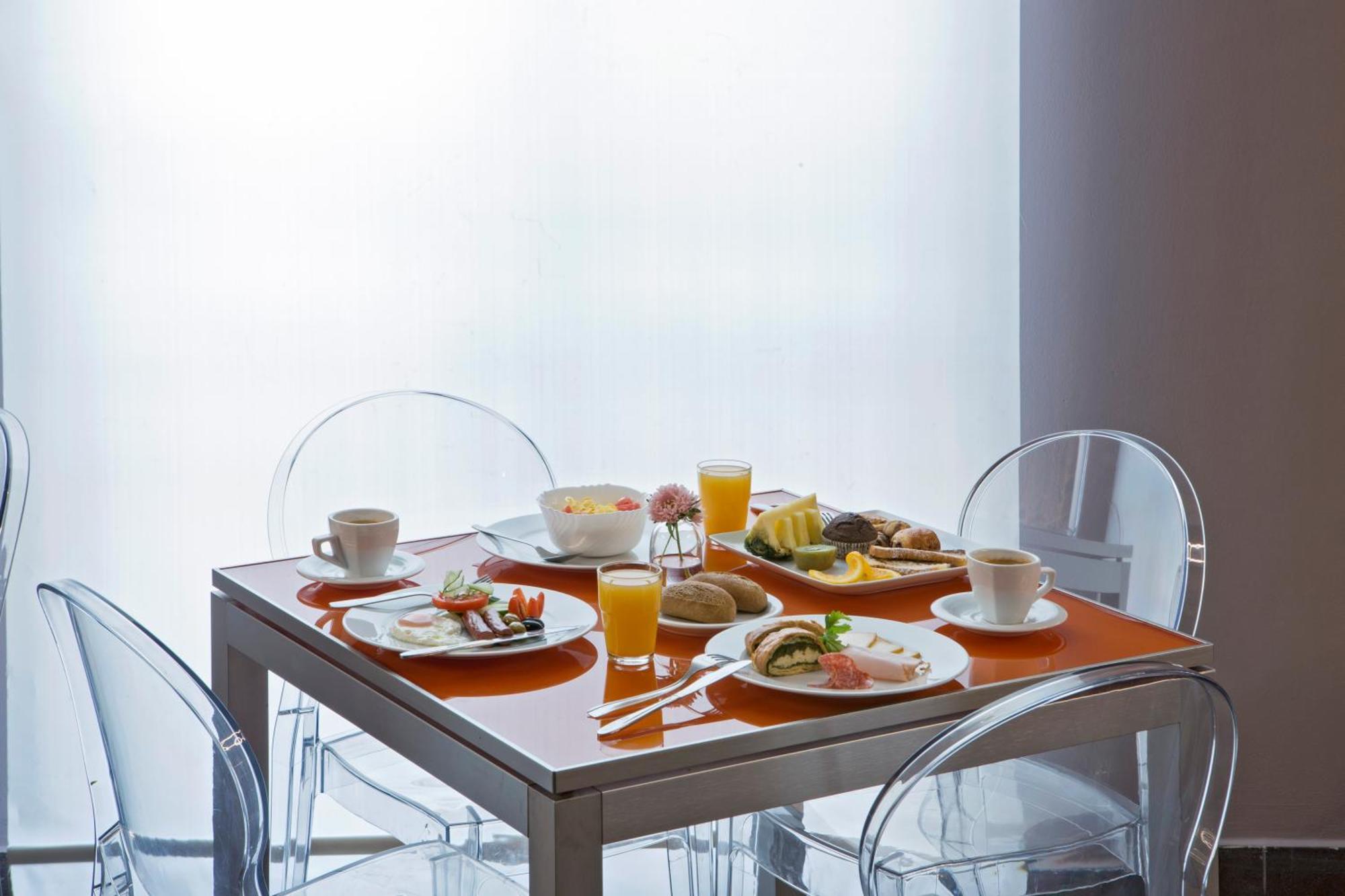 Hotel, Trademark Collection By Wyndham 4*